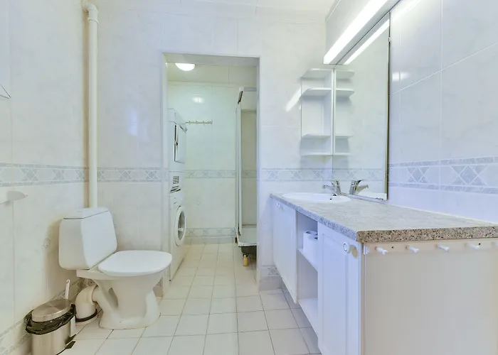 First Backpack Hotell 3*